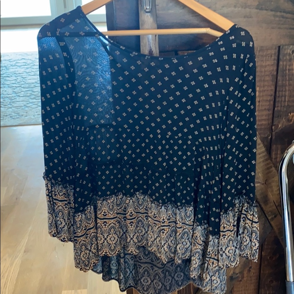 American Eagle super cute open back blouse